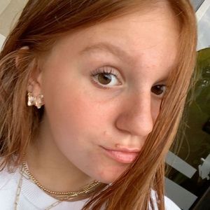 Meet your Posher, Caroline